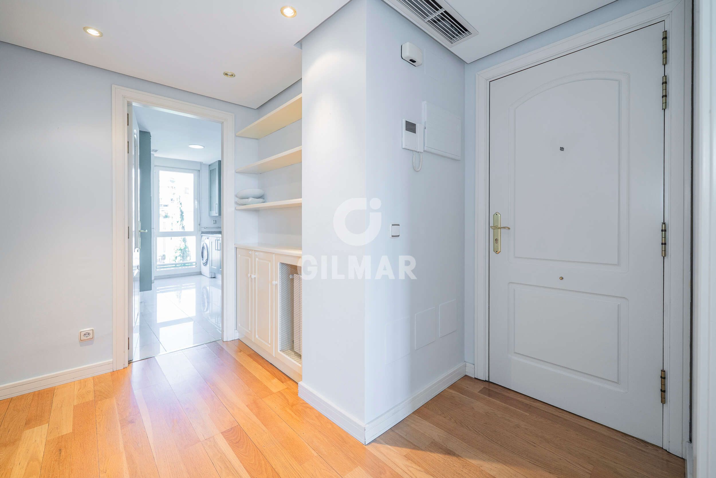Flat for sale in  Madrid Capital  with Heating, Private garden and Storage room