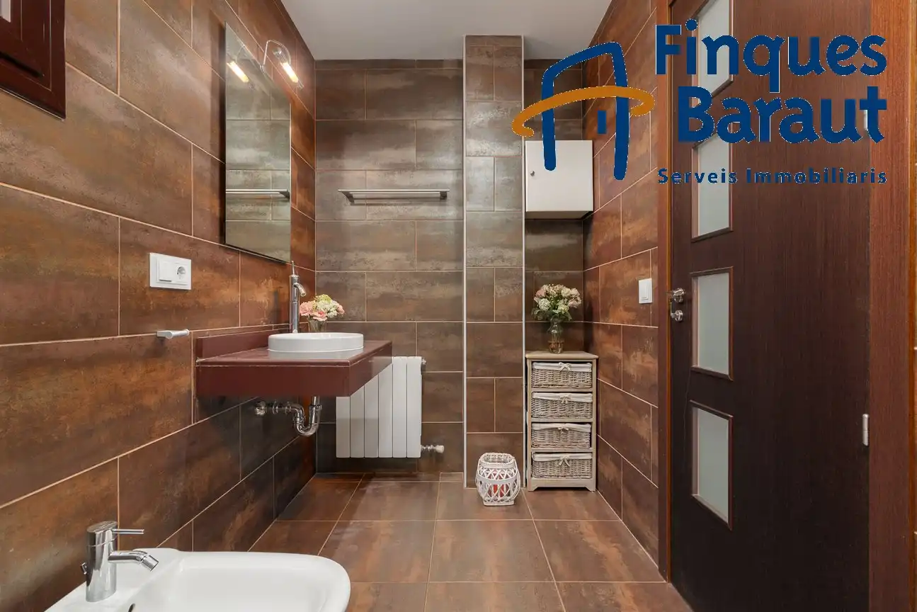 Bathroom of Houses for sale in Pau  with Air Conditioner, Heating and Private garden
