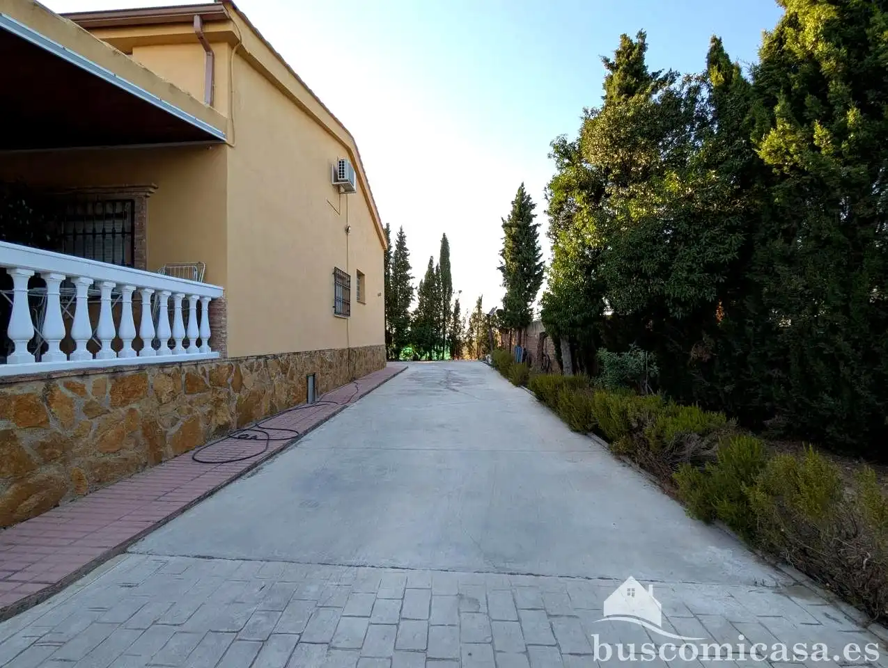 Vista exterior de Finca rústica en venda en Linares amb Aire condicionat, Jardí privat i Traster