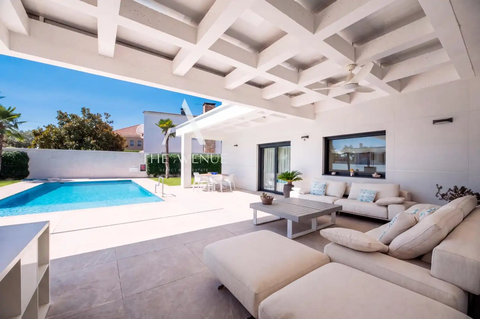 Terrassa de Casa o xalet en venda en Las Rozas de Madrid amb Aire condicionat, Calefacció i Jardí privat