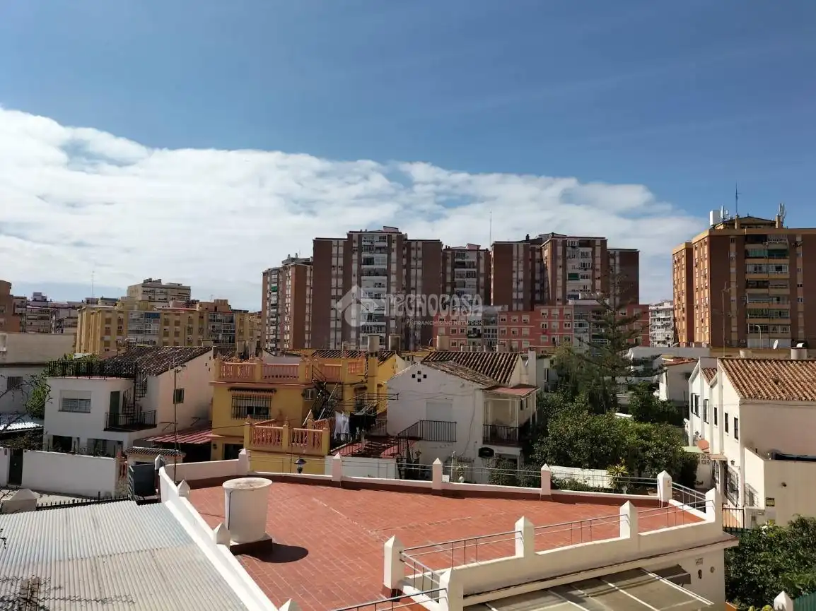 Vista exterior de Piso en venta en Málaga con Terraza