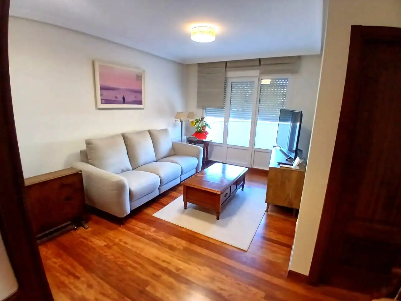 Sala d'estar de Planta baixa de lloguer en Castro-Urdiales amb Calefacció, Terrassa i Moblat