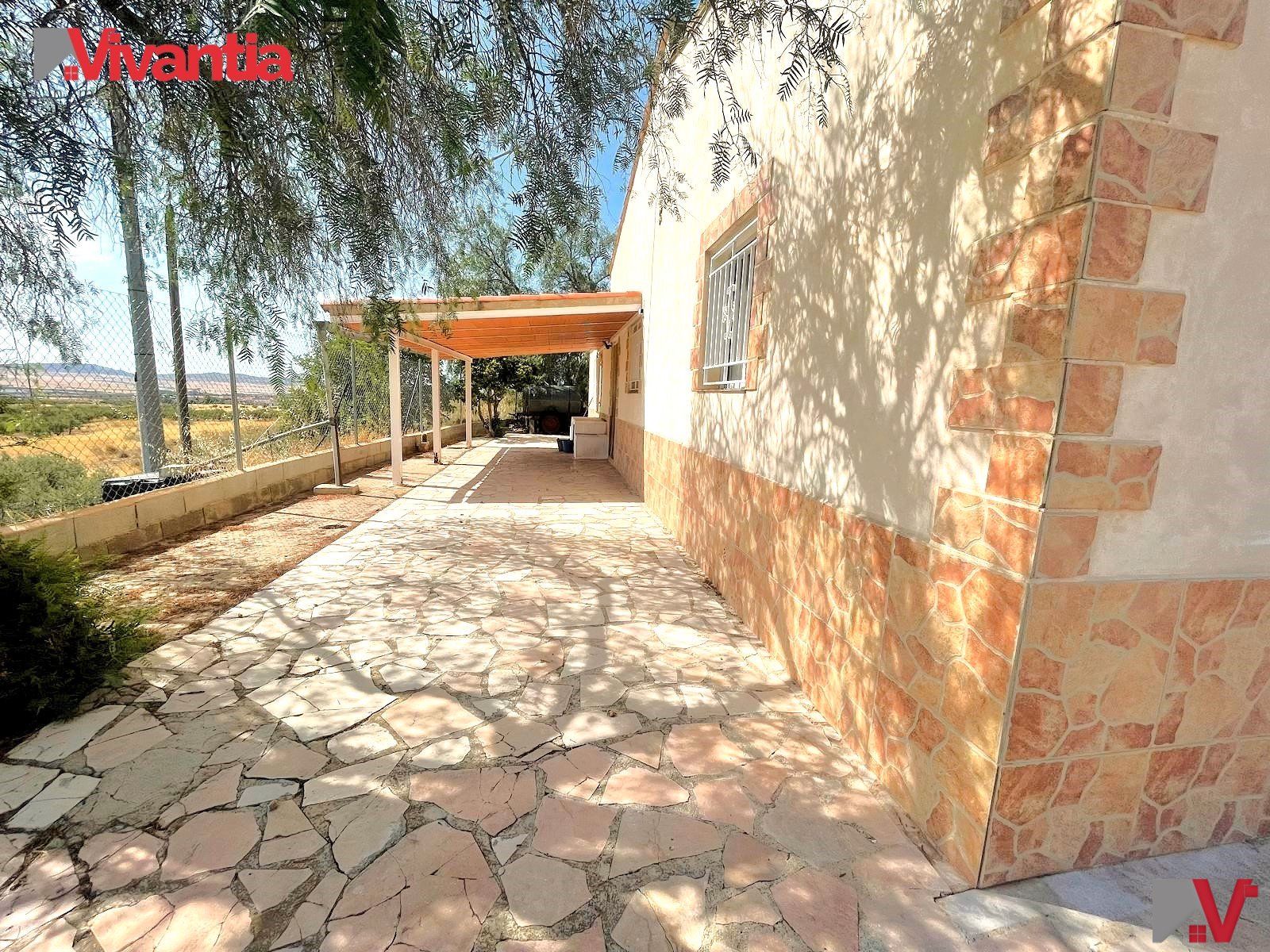 Vista exterior de Casa o xalet en venda en Lorca amb Aire condicionat, Jardí privat i Terrassa