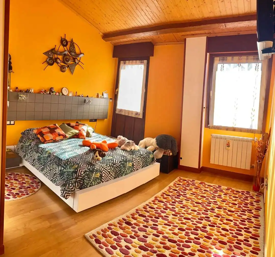 Dormitori de Casa o xalet en venda en Vitoria - Gasteiz amb Calefacció, Jardí privat i Terrassa