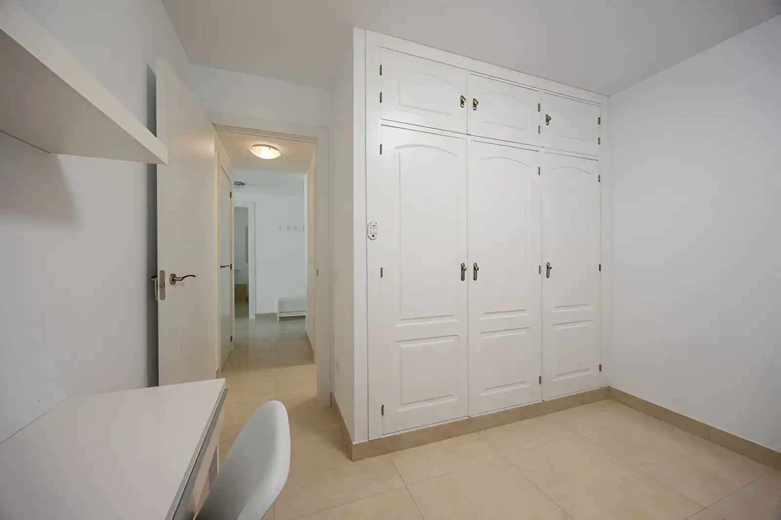 Schlafzimmer von Erdgeschoss zum Verkauf in Mijas mit Klimaanlage, Terrasse und Schwimmbad