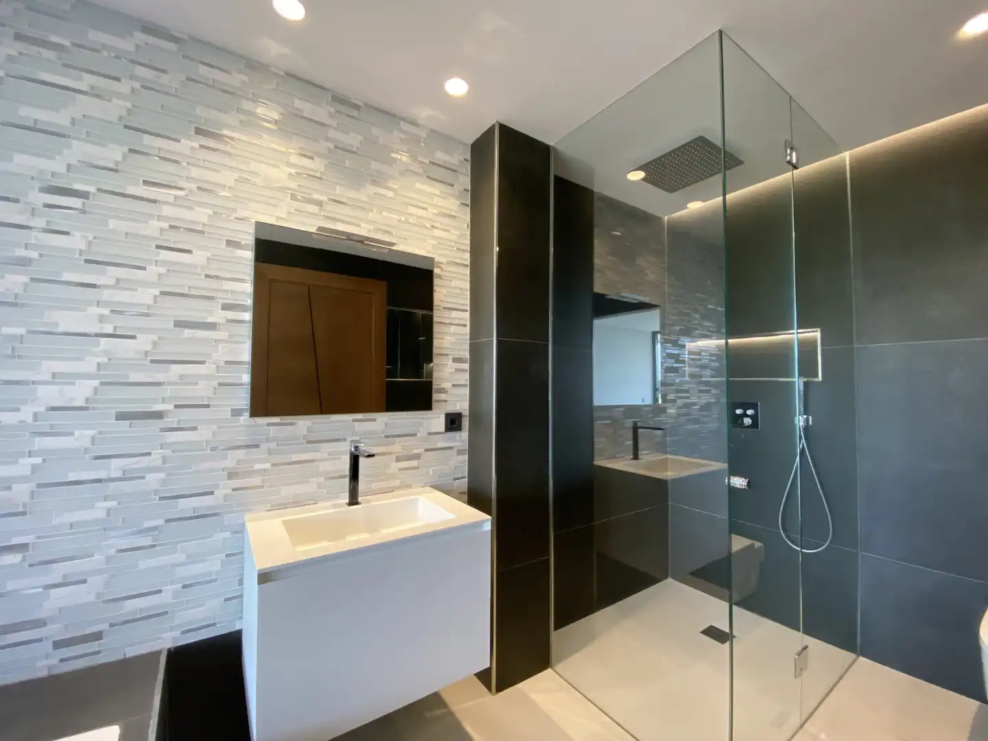 Bathroom of Houses for sale in San Roque  with Air Conditioner, Heating and Private garden