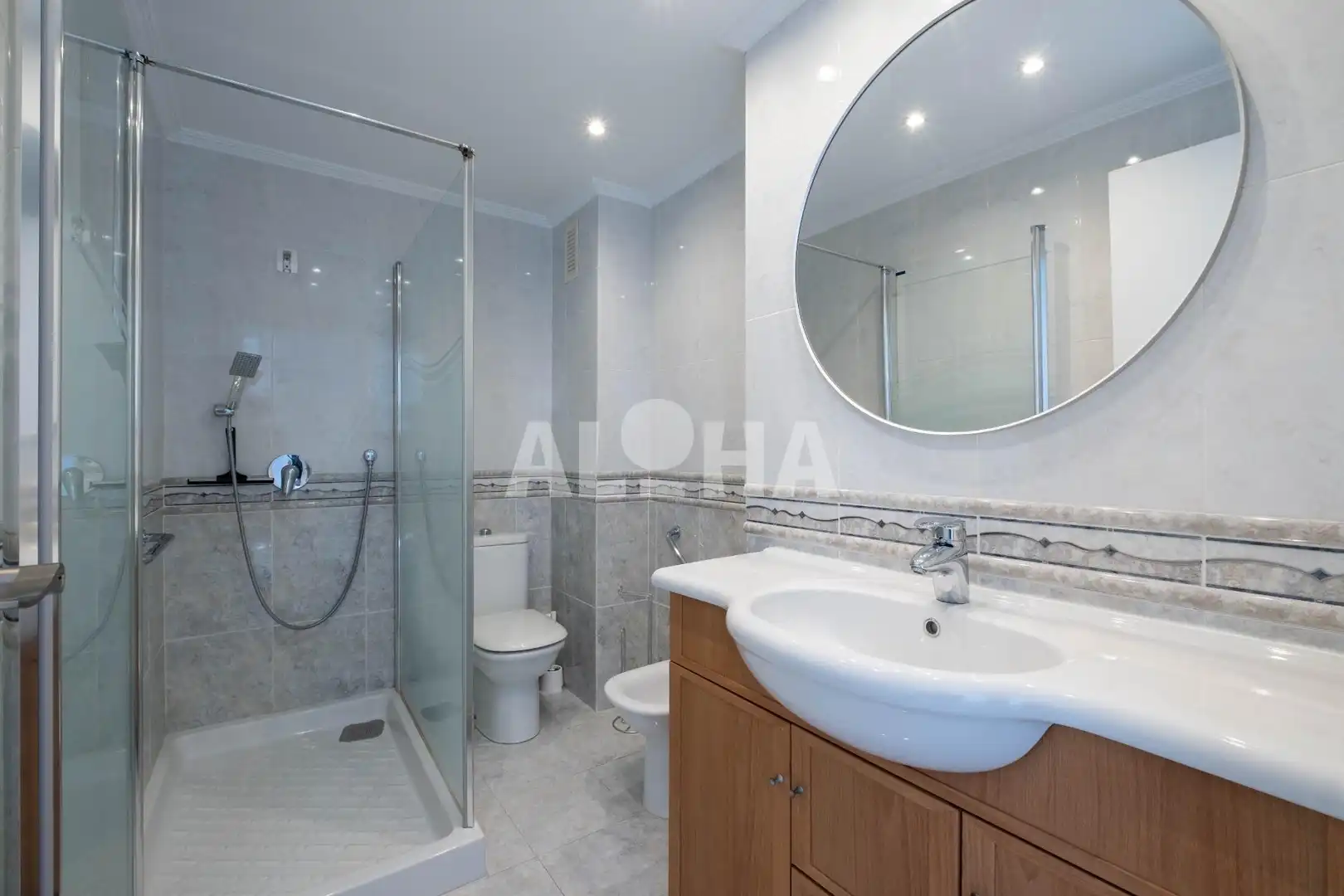 Bathroom of Apartments for rent in Alfara del Patriarca  with Air Conditioner, Terrace and Furnished