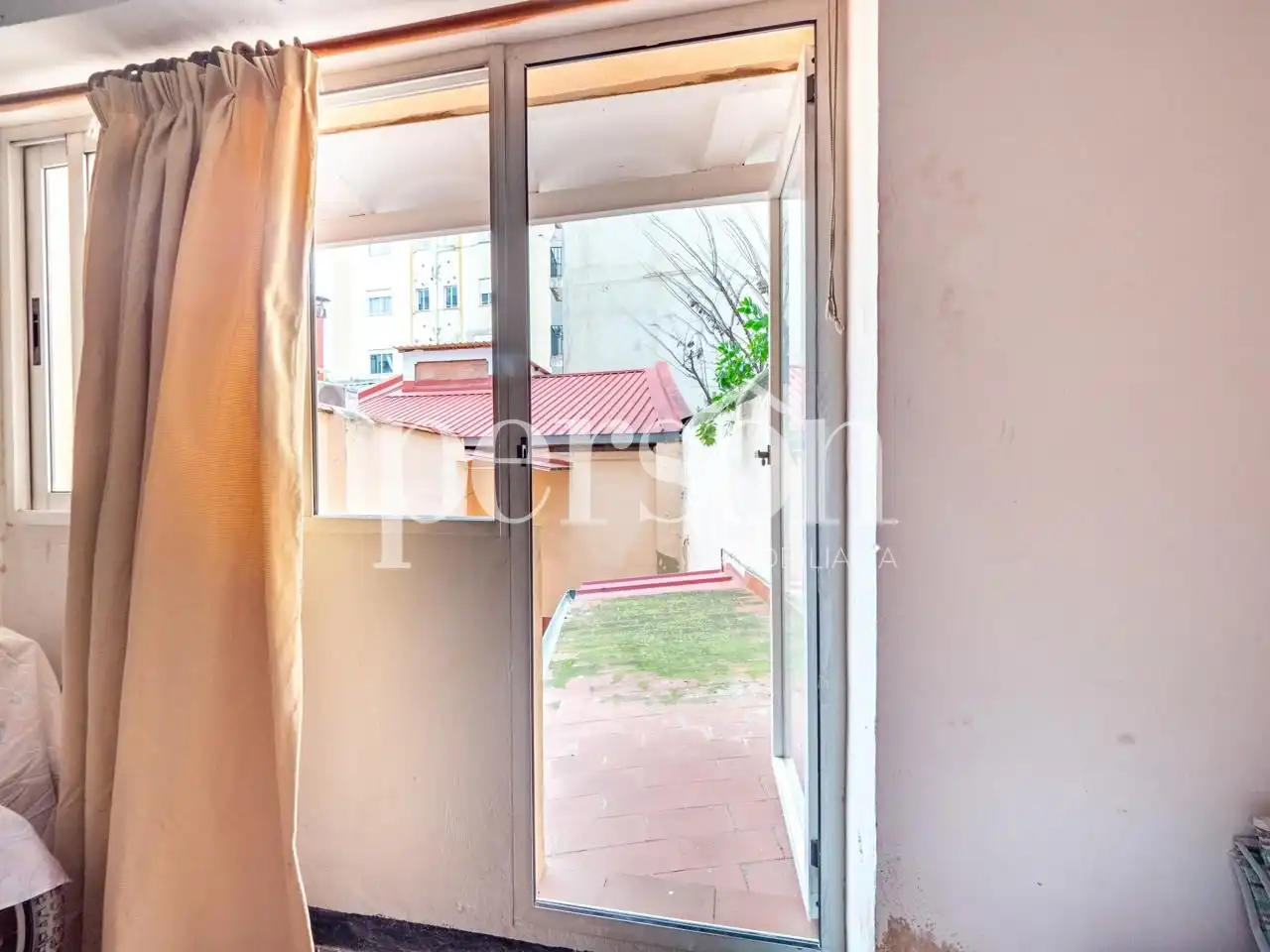 Habitación de Planta baja en venta en Valencia con Terraza