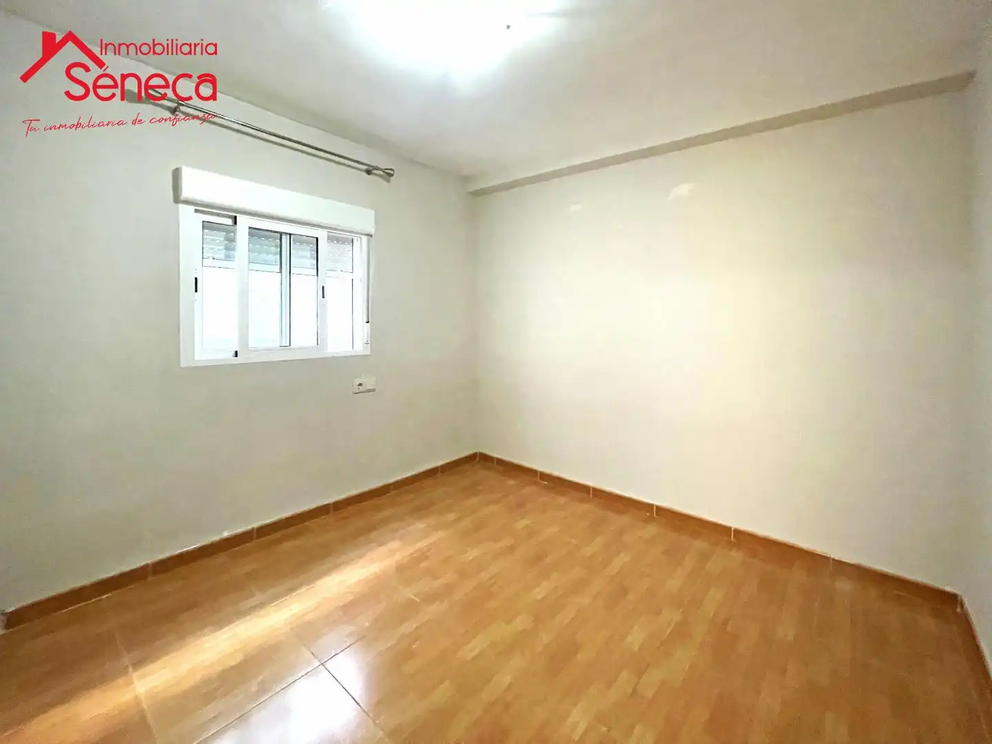 Bedroom of Flat for sale in Córdoba  with Air Conditioner and Heating