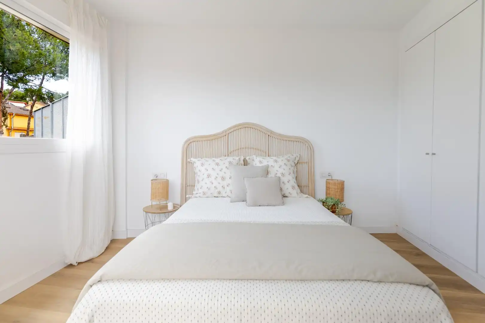 Schlafzimmer von Einfamilien-Reihenhaus zum Verkauf in Gilet mit Terrasse, Abstellraum und Balkon