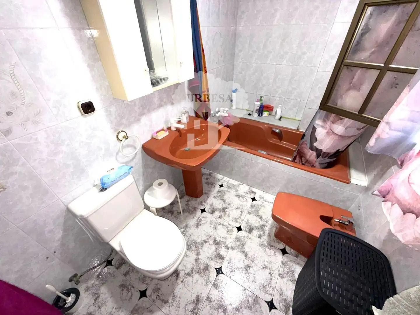Badezimmer von Einfamilien-Reihenhaus zum Verkauf in Motril mit Klimaanlage, Heizung und Schwimmbad