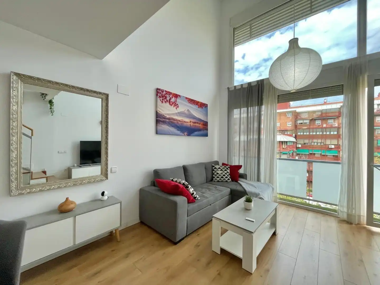 Sala d'estar de Dúplex en venda en Madrid amb Calefacció i Moblat
