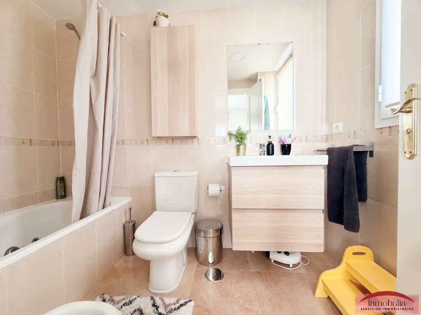 Baño de Piso en venta en Sevilla con Aire acondicionado, Terraza y Trastero