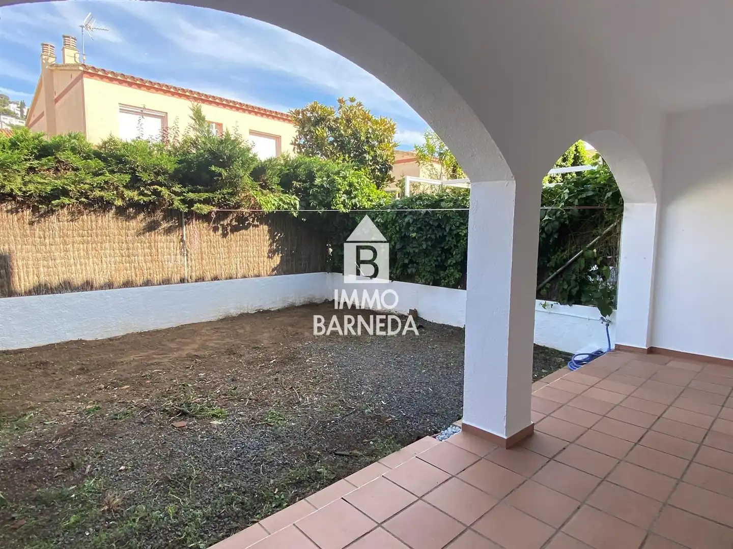 Vista exterior de Casa o xalet en venda en Roses amb Calefacció, Terrassa i Moblat