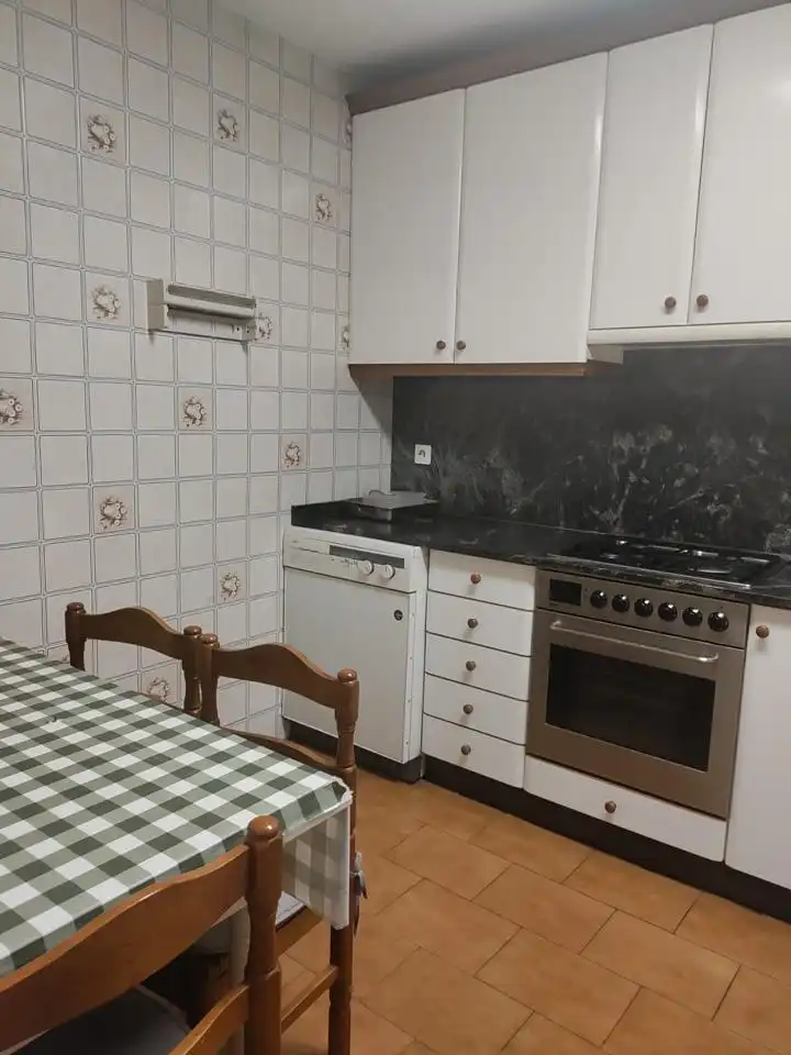 Cocina de Piso de alquiler en Santiago de Compostela  con Calefacción y Amueblado