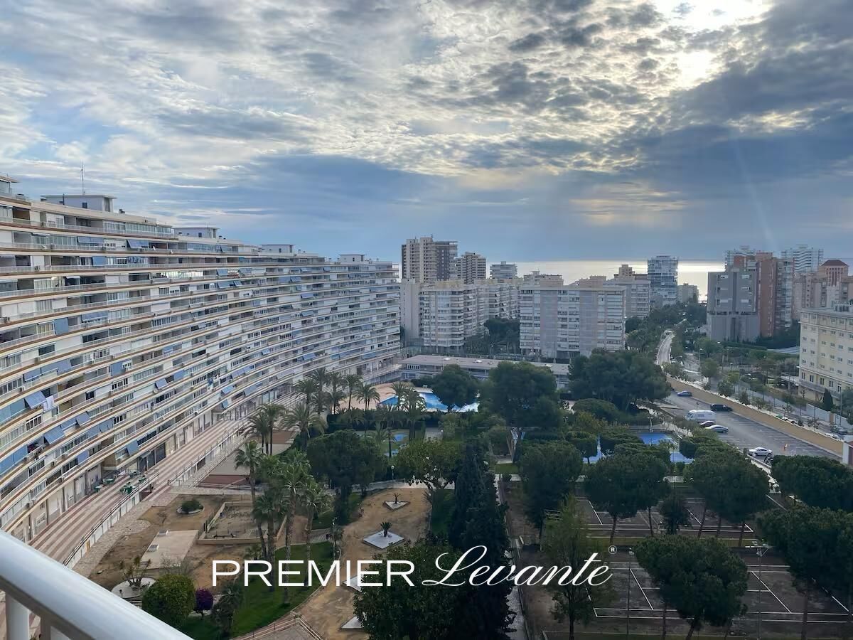 Vista exterior de Pis de lloguer en Alicante / Alacant amb Aire condicionat, Terrassa i Moblat
