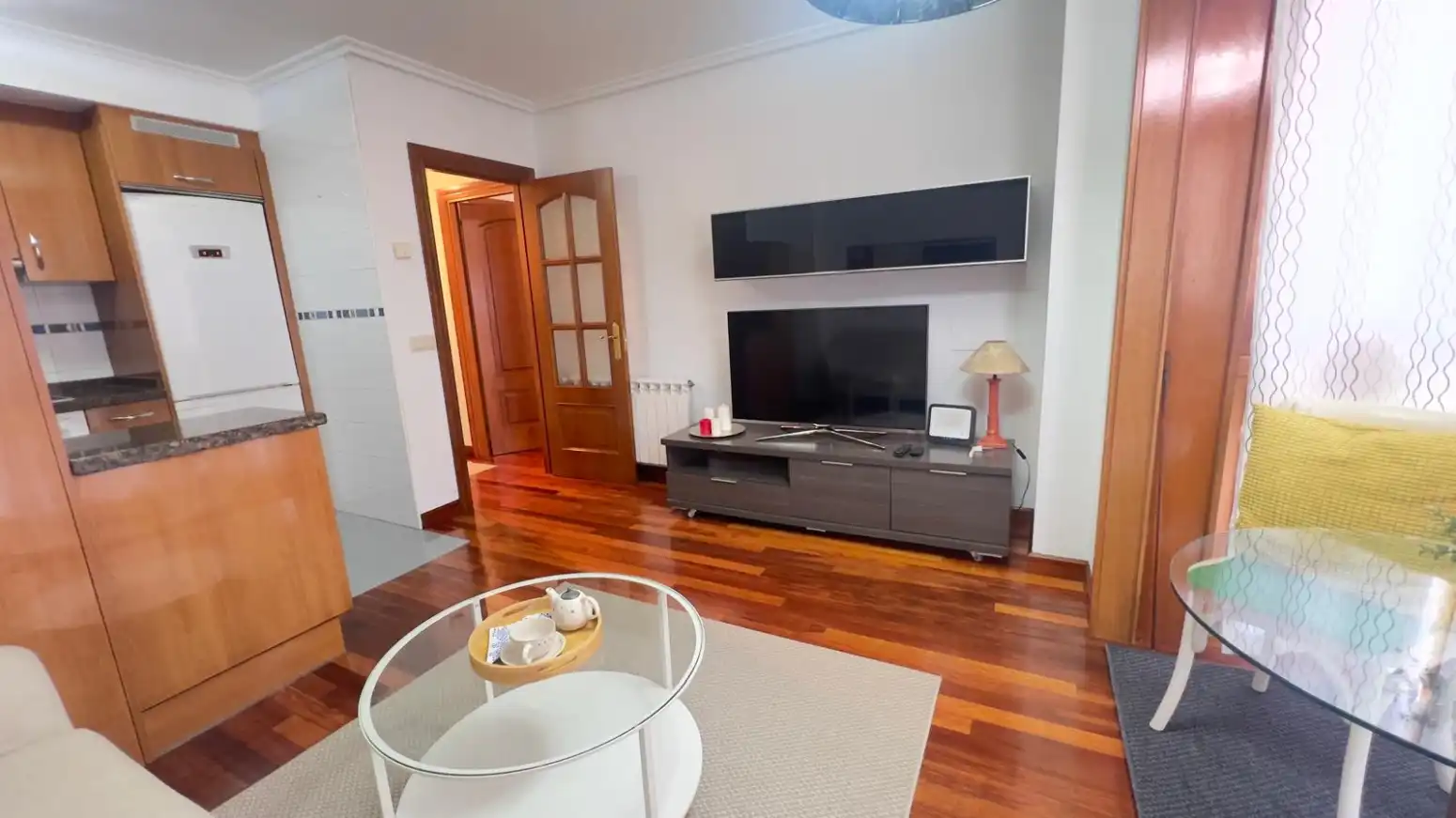 Living room of Flat for rent in Gijón   with Heating, Parquet flooring and Furnished