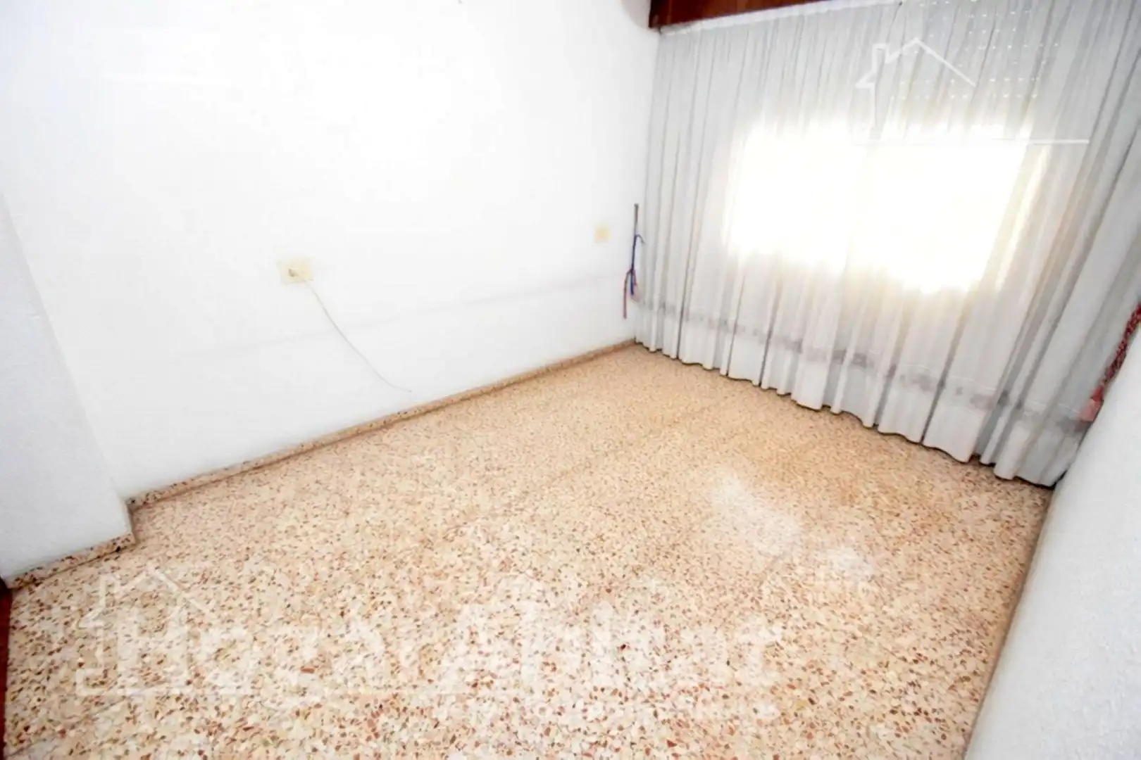 Habitación de Piso en venta en Castellón de la Plana / Castelló de la Plana con Trastero y Balcón
