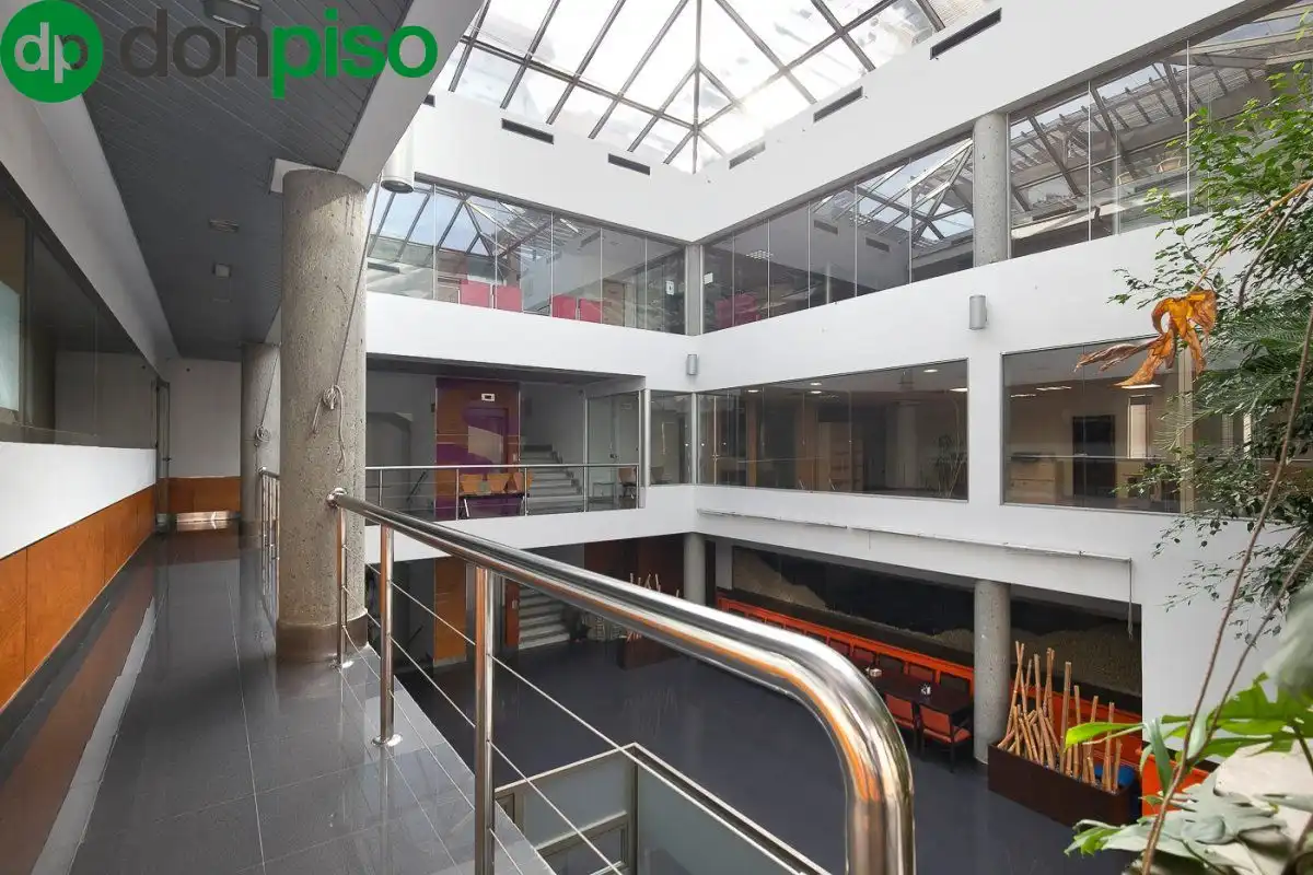 Edificio en venta en Calle FERNANDO DE LOS RIOS, Campus de la Salud