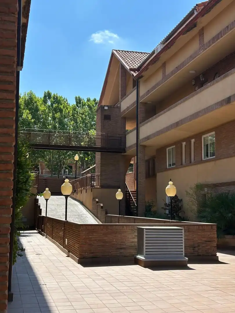 Vista exterior de Dúplex en venda en Villamediana de Iregua amb Calefacció, Parquet i Terrassa