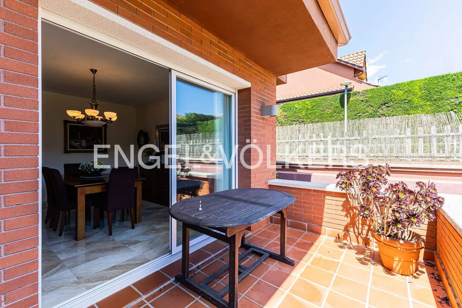 Terrassa de Casa o xalet en venda en Sant Cugat del Vallès amb Aire condicionat, Calefacció i Jardí privat