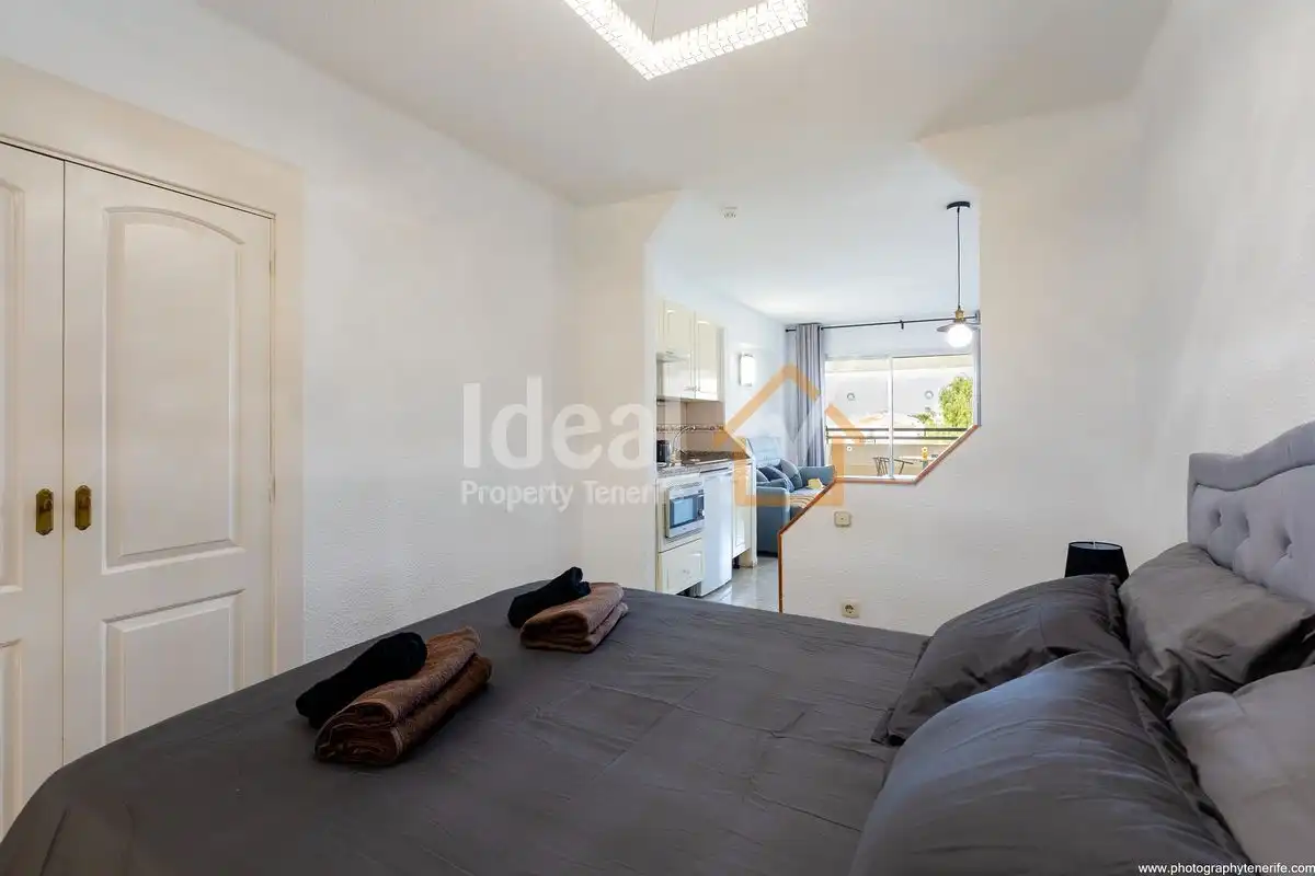 Habitación de Estudio en venta en Adeje con Aire acondicionado, Terraza y Amueblado