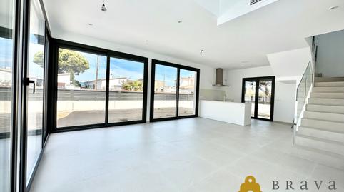 Foto 3 de Casa o xalet en venda a Carrer Requesens, 75, Requesens, Girona