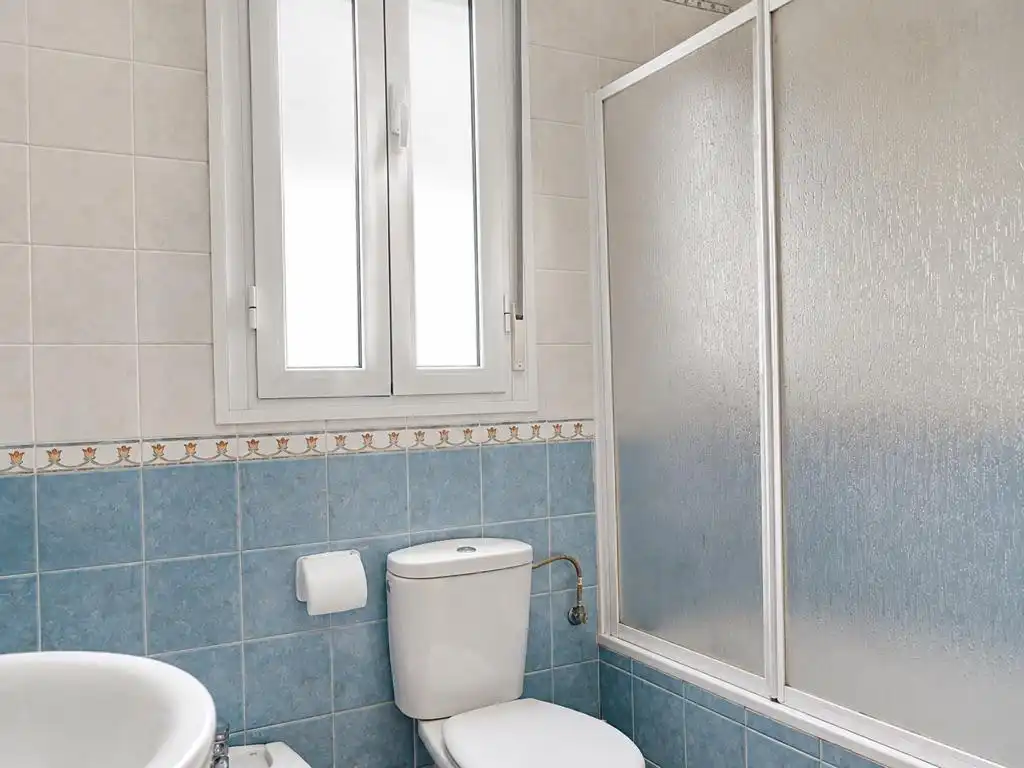 Baño de Casa o chalet en venta en Hinojos con Aire acondicionado, Jardín privado y Terraza
