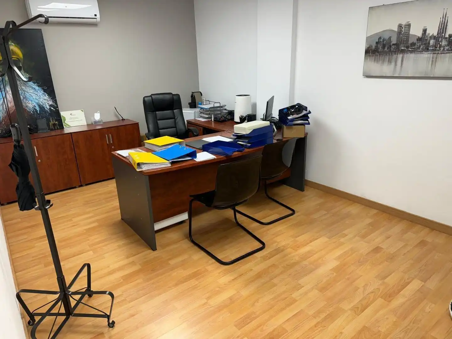 Local en venda en Cornellà de Llobregat amb Aire condicionat
