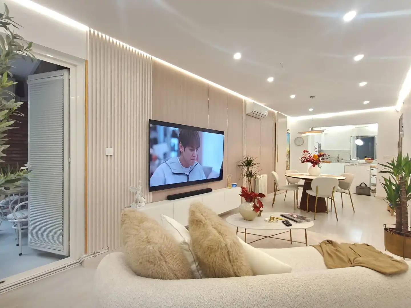 Living room of Apartments for sale in Barcelona  with Air Conditioner, Heating and Storage room