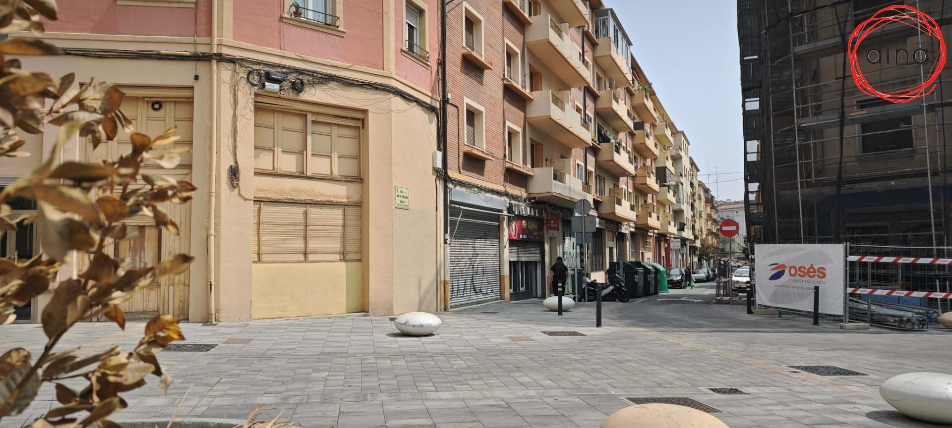 Vista exterior de Local en venta en  Pamplona / Iruña