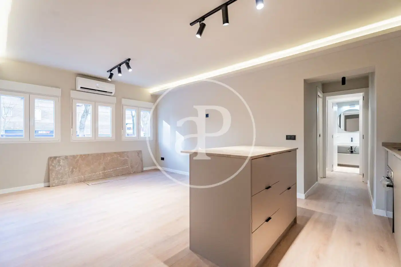 Kitchen of Flat for sale in Madrid  with Air Conditioner, Heating and Storage room