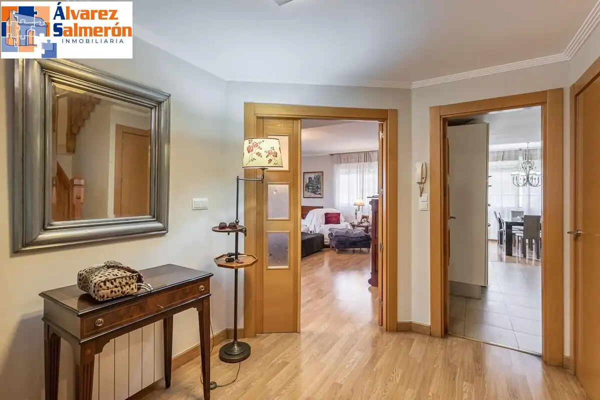 Casa adosada en venta en Huétor Vega con Aire acondicionado, Terraza y Trastero