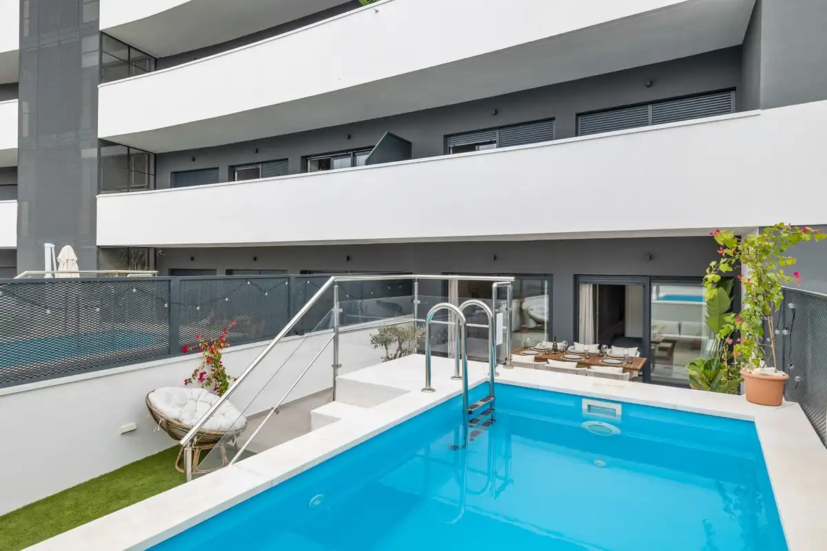 Apartamento con piscina en venta en Estepona Pueblo