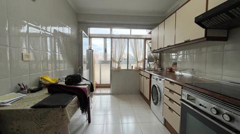 Foto 3 de Piso en venta en Calle Reyes Católicos, Zaramaga, Vitoria - Gasteiz
