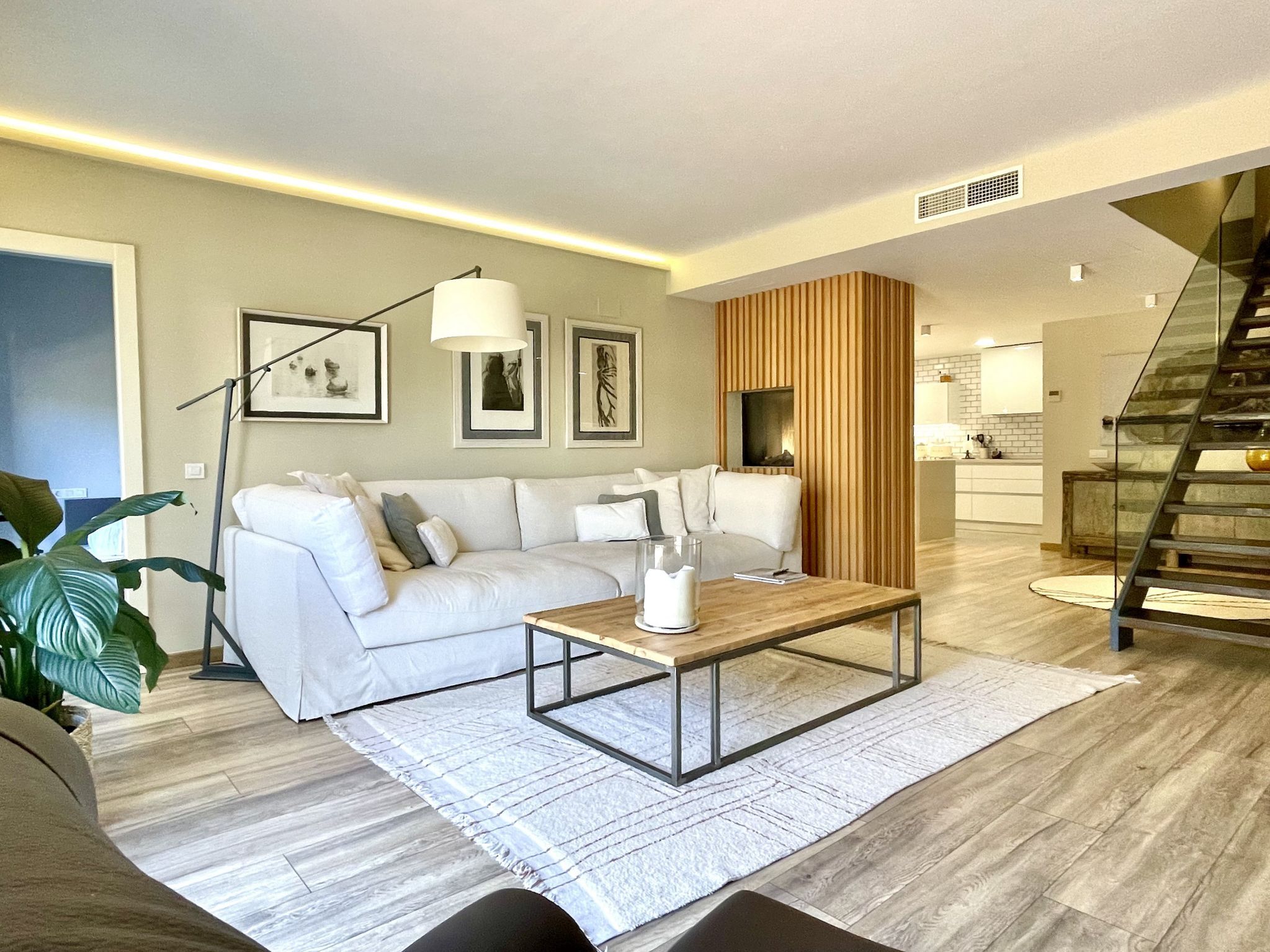 Sala d'estar de Dúplex en venda en  Palma de Mallorca amb Aire condicionat i Piscina comunitària