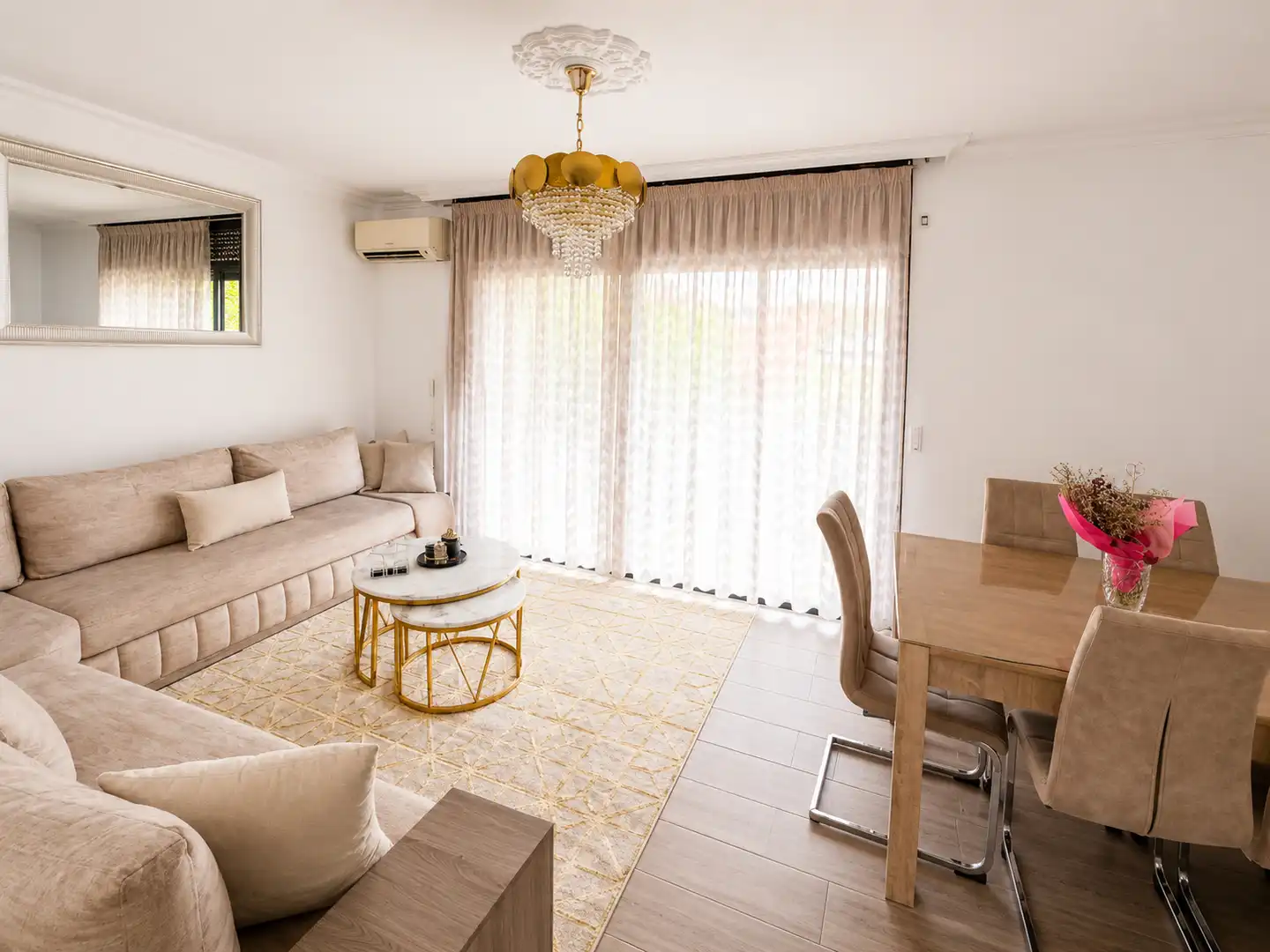 Sala de estar de Casa o chalet en venta en Mollet del Vallès con Aire acondicionado, Calefacción y Parquet