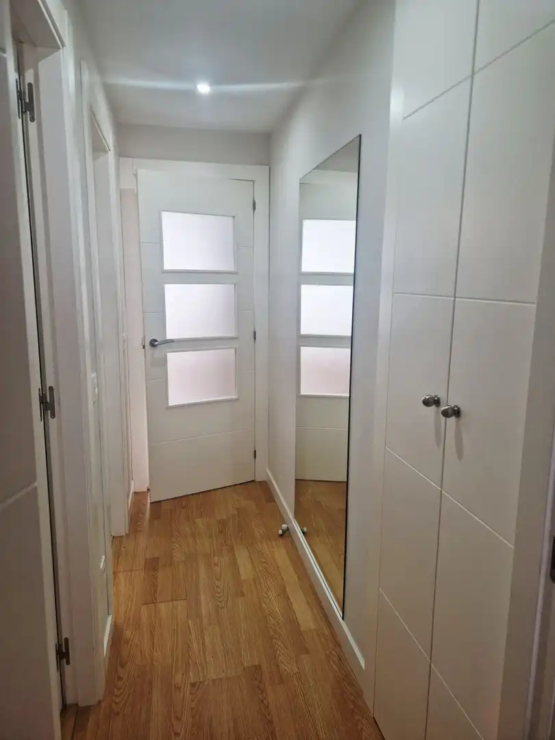 Schlafzimmer von Wohnung zur Miete in Avilés mit Heizung und Privatgarten