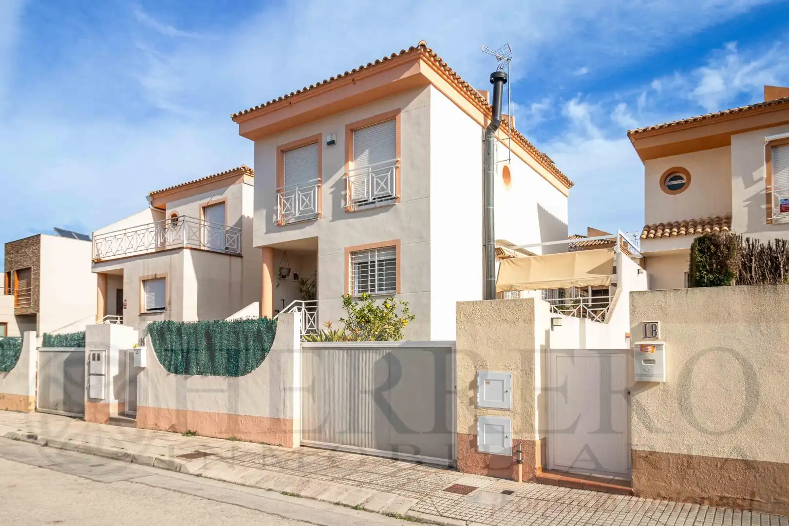 Vista exterior de Casa o chalet en venta en Gandia con Aire acondicionado, Calefacción y Jardín privado