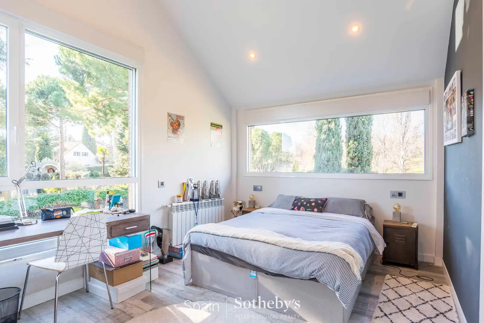 Bedroom of Houses for sale in La Moraleja  with Air Conditioner, Heating and Private garden