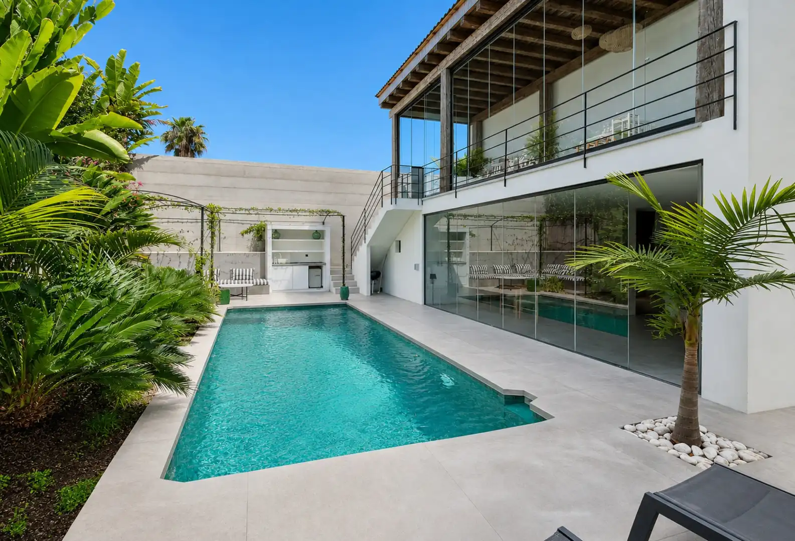 Piscina de Casa o xalet en venda en Marbella amb Aire condicionat, Jardí privat i Terrassa