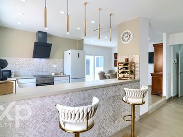 Casa con balcón en venta en Calle LLUIS VIVES