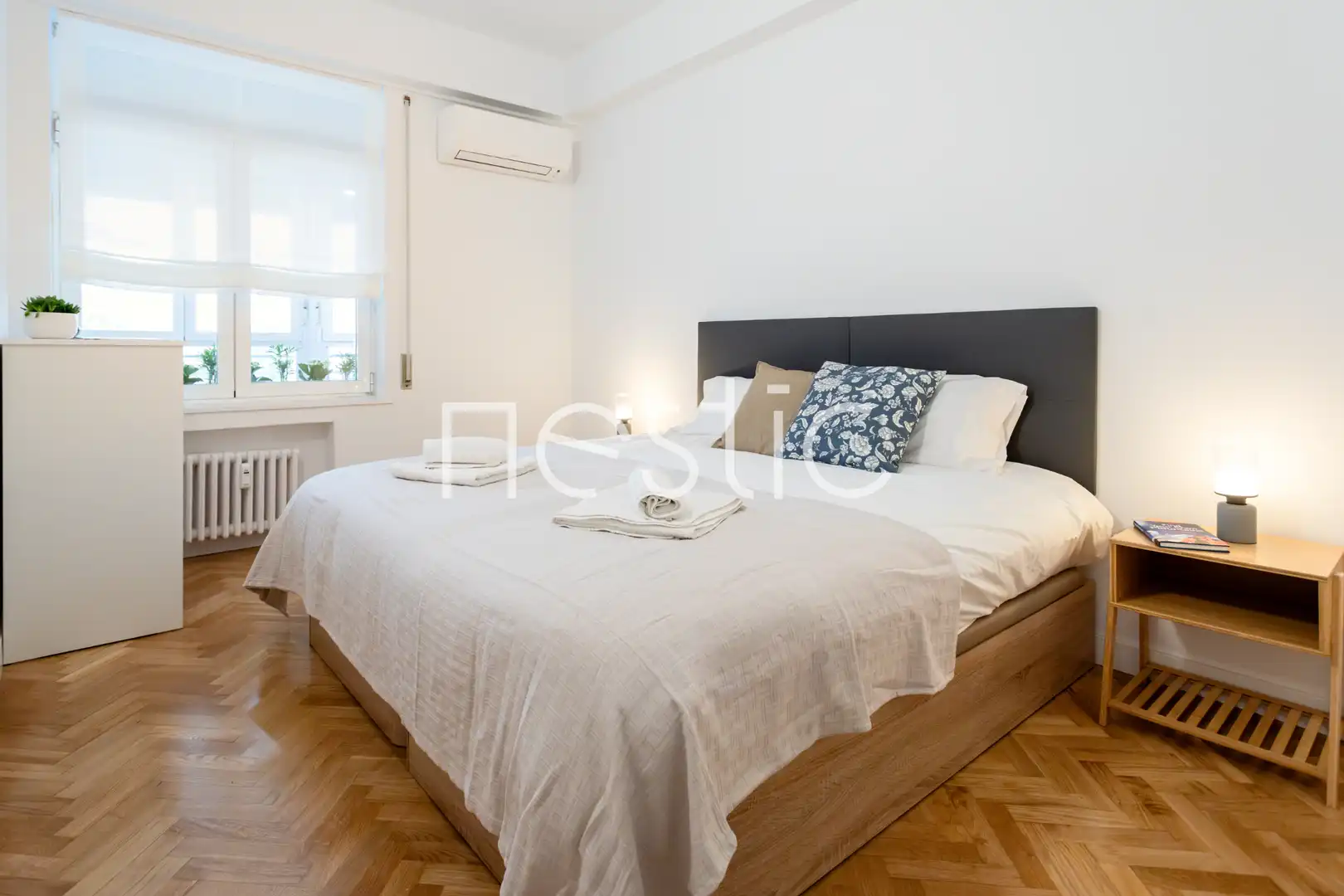 Schlafzimmer von Wohnungen zur Miete in Madrid mit Klimaanlage, Heizung und Möbliert