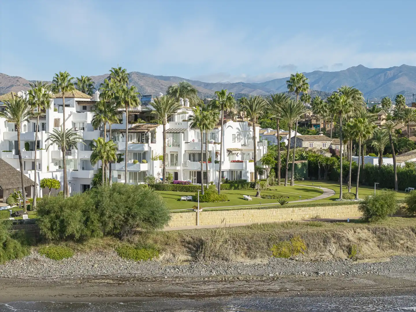 Exterior view of Ground floor for sale in Estepona  with Terrace, Swimming Pool and Community pool
