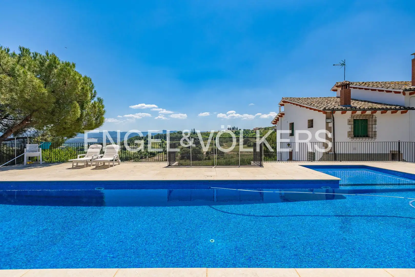 Piscina de Finca rústica en venda en Sant Feliu Sasserra amb Calefacció, Terrassa i Piscina