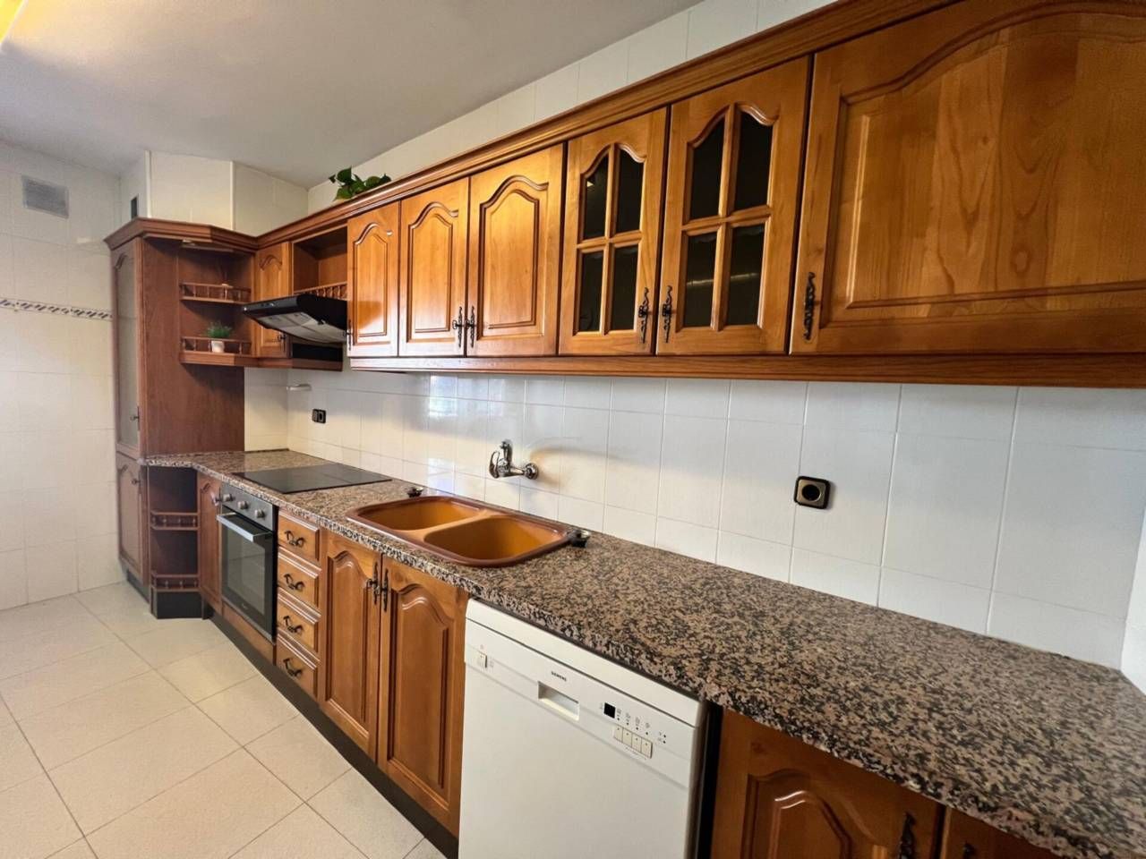 Cocina de Piso en venta en Manresa con Calefacción, Terraza y Trastero