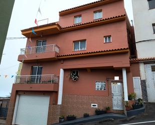 Vista exterior de Casa o xalet en venda en Los Realejos amb Terrassa, Traster i Moblat