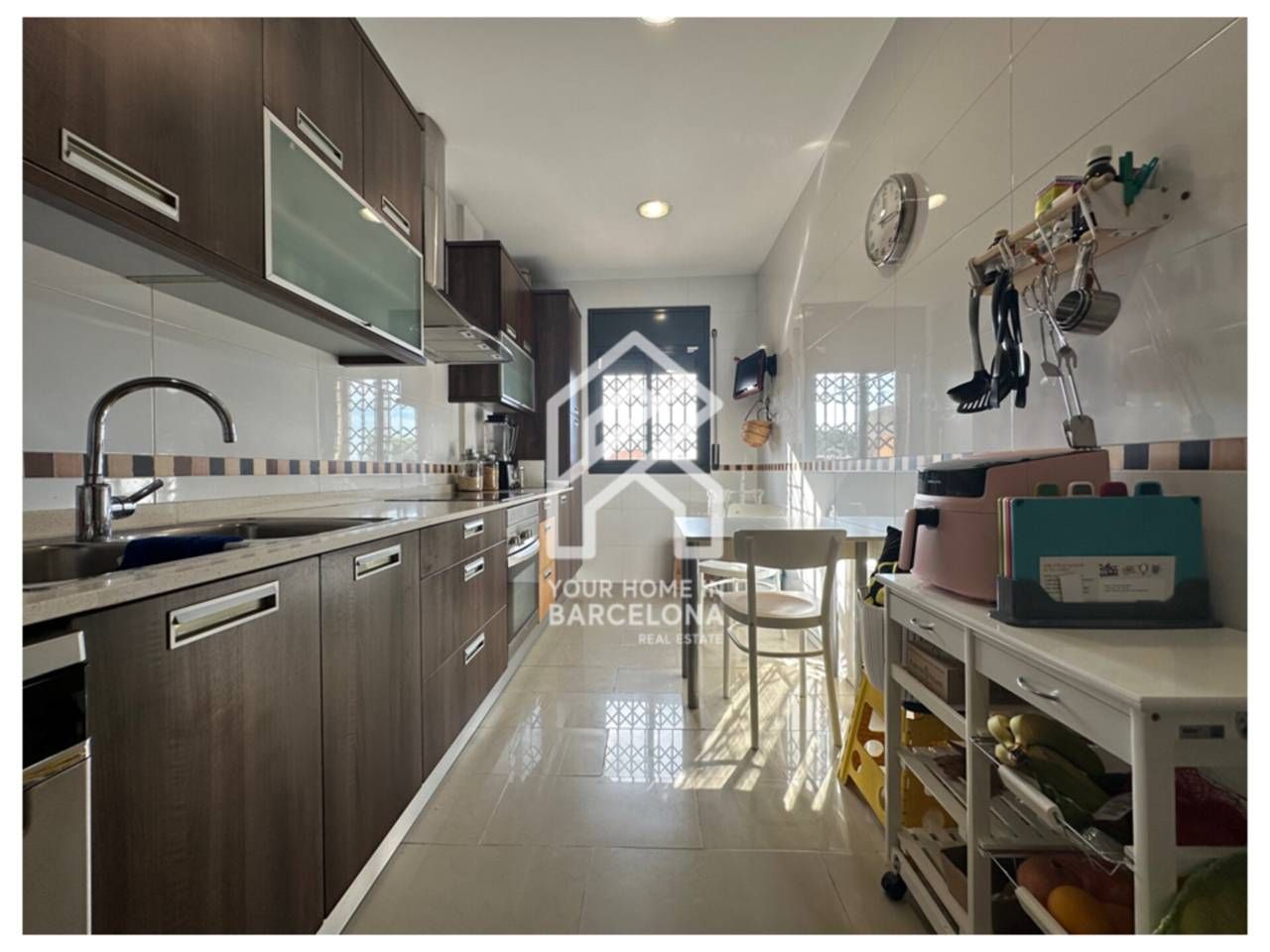 Kitchen of House or chalet for sale in Santa Coloma de Gramenet  with Heating, Terrace and Swimming Pool