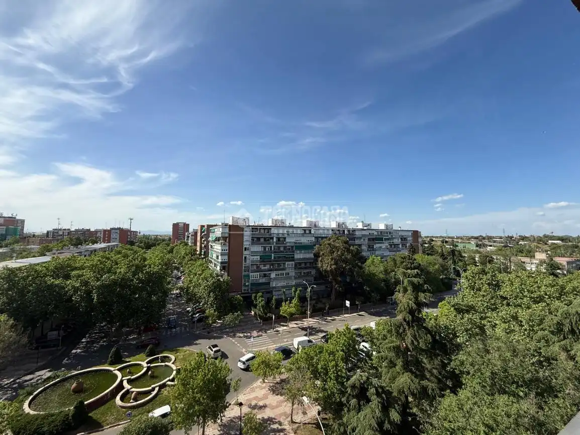 Vista exterior de Piso en venta en Alcorcón con Parquet