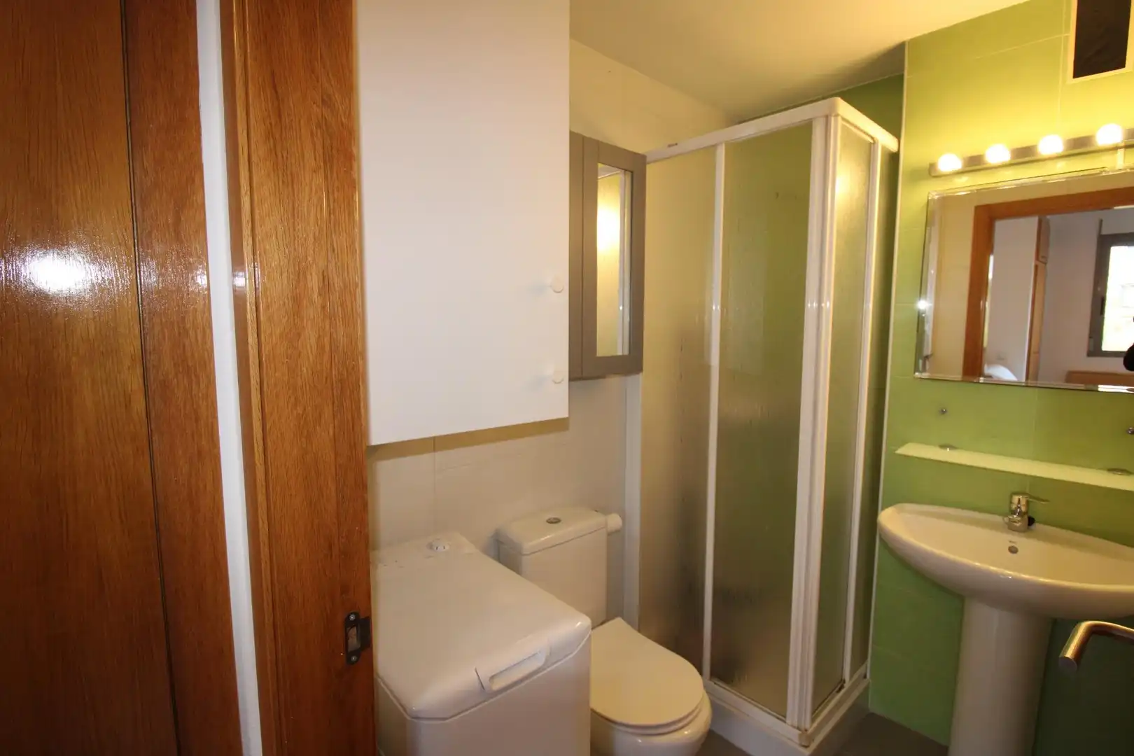 Baño de Estudio de alquiler en Murcia con Calefacción, Terraza y Trastero